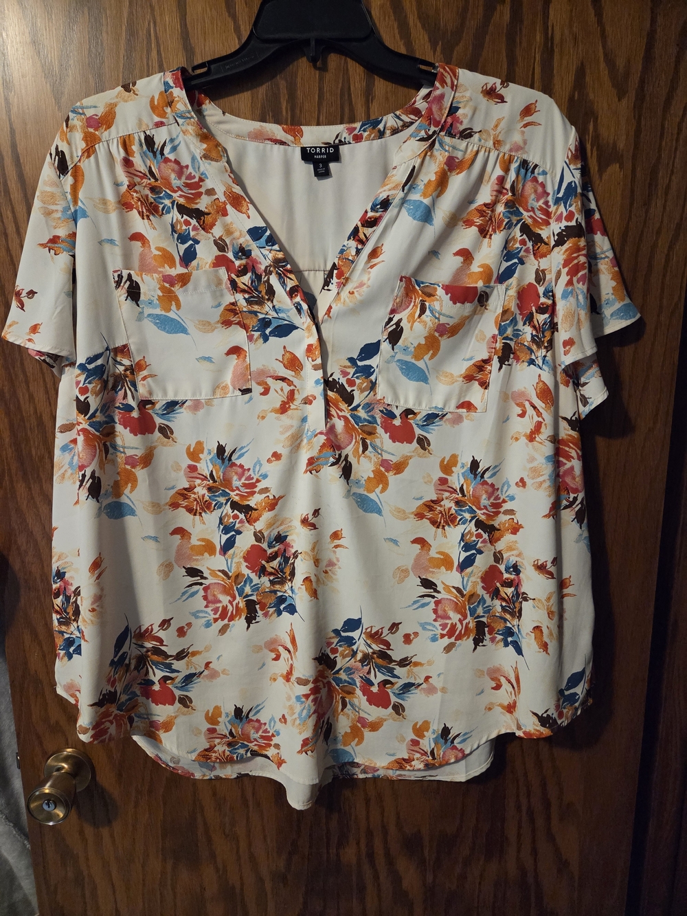 Torrid Cream Floral V-Neck Short Sleeve Blouse